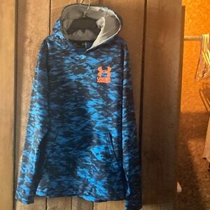 Under Armor Hoodie. Used but in great shape
Youth medium
